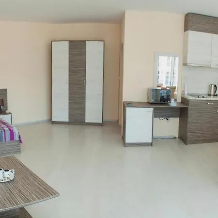 Mirena Rose Garden Family Studio Lejlighedshotel 4*