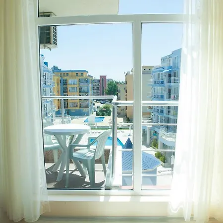 מלון דירות Mirena Rose Garden Family Studio 4*