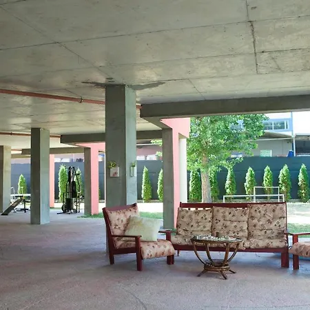 Mirena Rose Garden Family Studio 4*